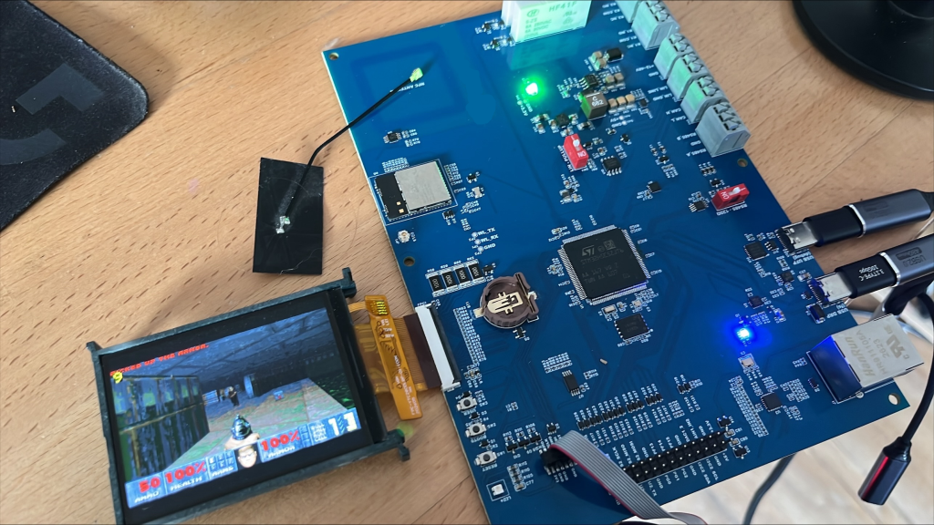 STM32H5 custom PCB running 3D Doom game